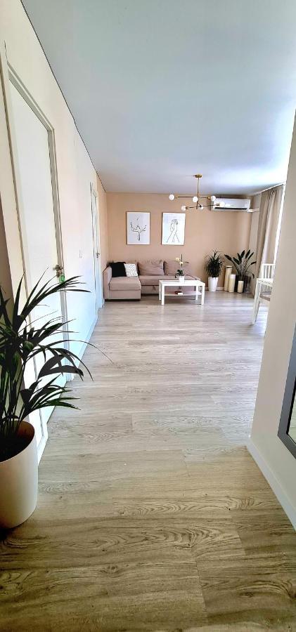 Cozy Modren Apartment On Malvarrosa Beach Valensiya Dış mekan fotoğraf