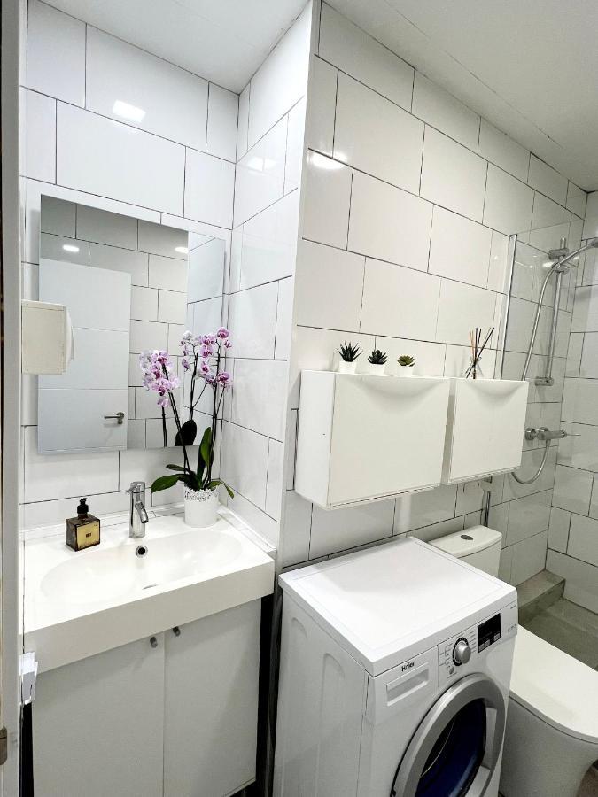 Cozy Modren Apartment On Malvarrosa Beach Valensiya Dış mekan fotoğraf