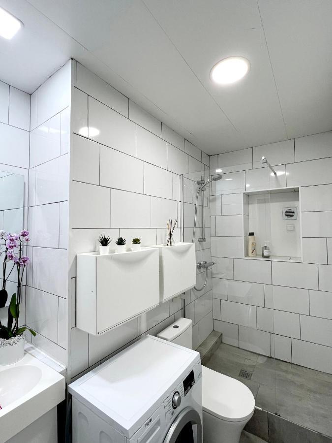 Cozy Modren Apartment On Malvarrosa Beach Valensiya Dış mekan fotoğraf